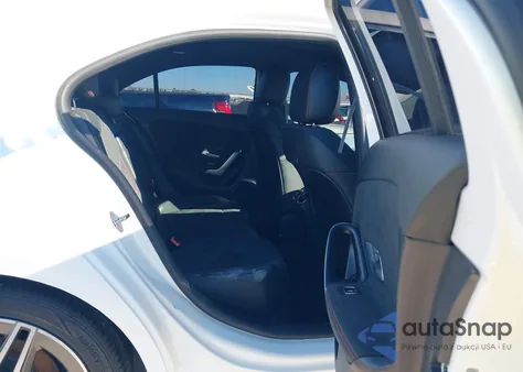 2022 Mercedes-Benz A 220 4Matic z USA, uszkodzony, nr VIN W1K3G4FB7NJ363184